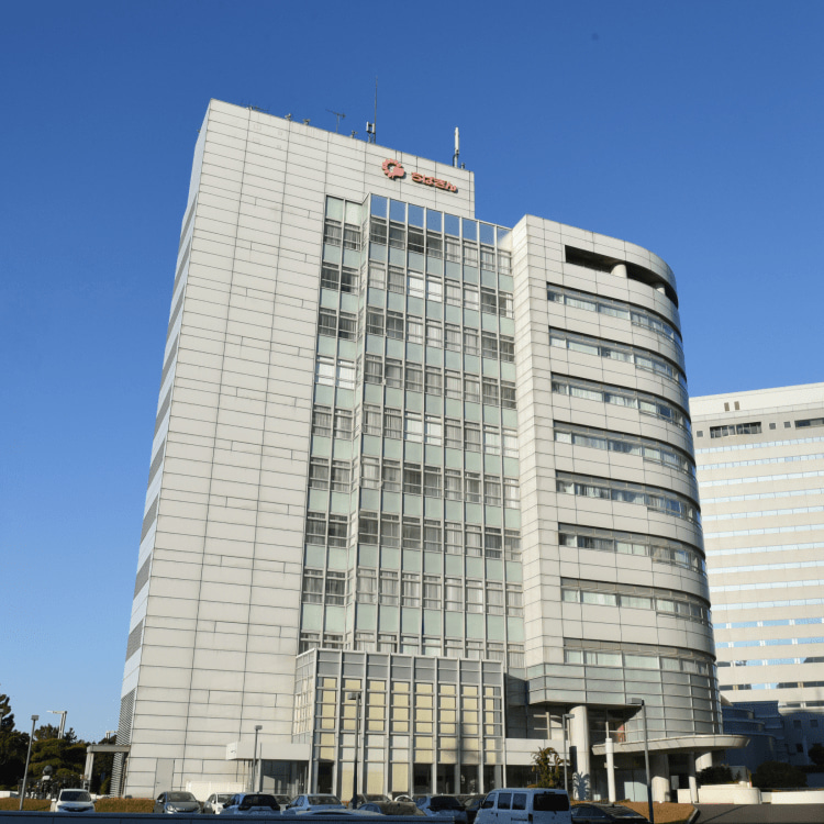 幕張本社の外観